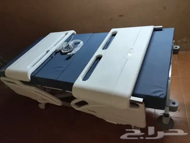 سرير طبي كهربائي 8