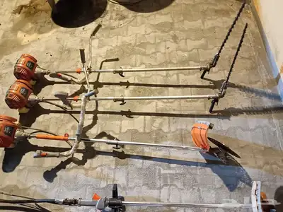 للبيع مجموعة منشار ومحشات بانزين 5