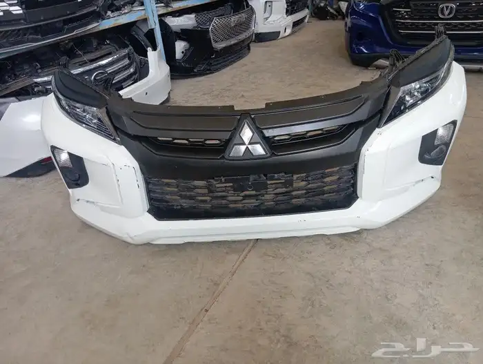 مستوبيشي L200 1