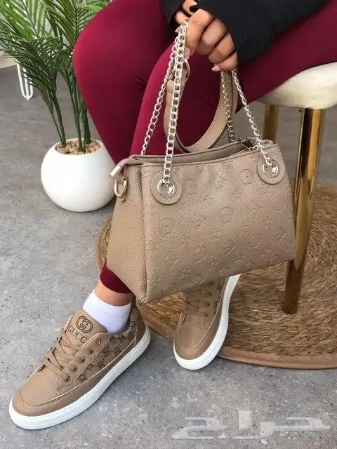 عرض شوز وشنطة وعطر درجة اولي 27