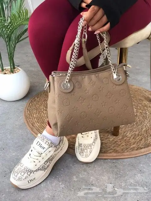 عرض شوز وشنطة وعطر درجة اولي 29