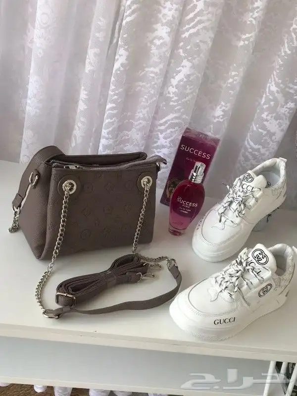 عرض شوز وشنطة وعطر درجة اولي 17