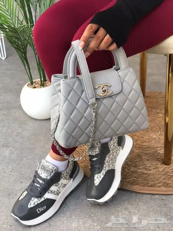 عرض شوز وشنطة وعطر درجة اولي 21