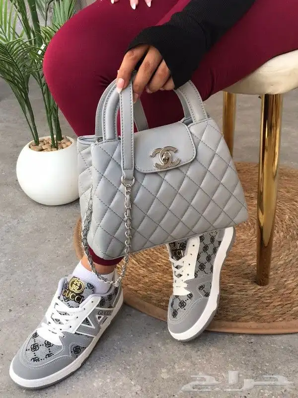 عرض شوز وشنطة وعطر درجة اولي 15