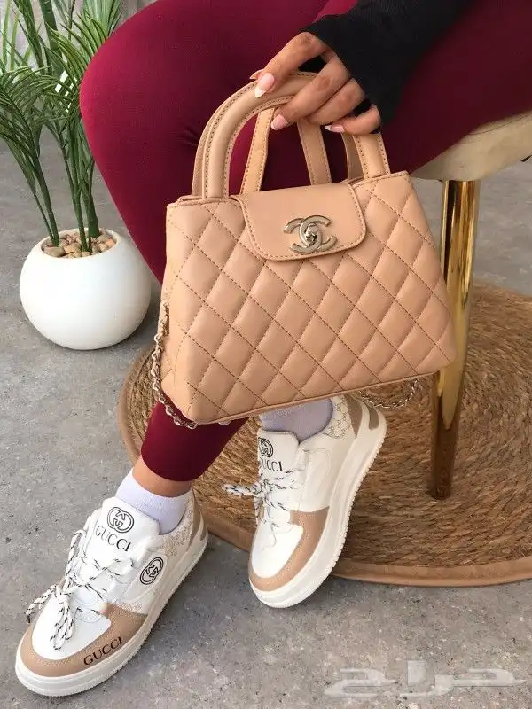 عرض شوز وشنطة وعطر درجة اولي 31