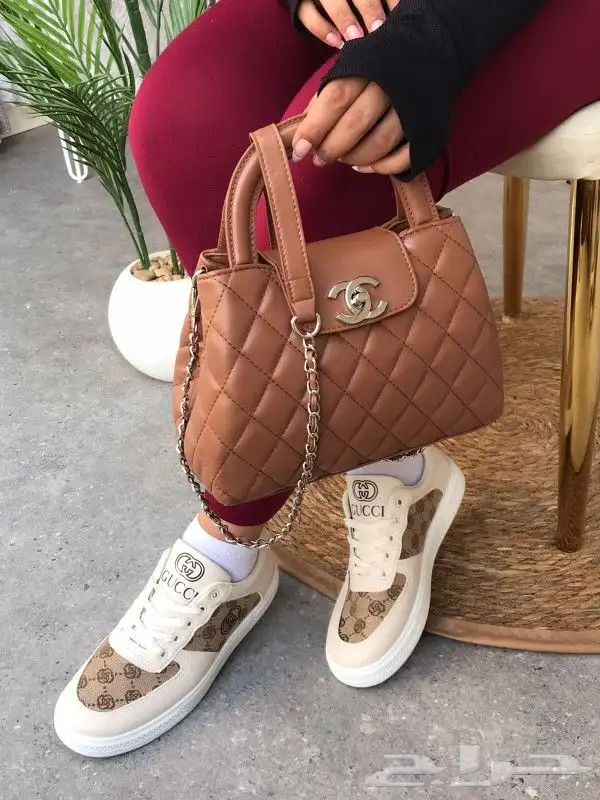 عرض شوز وشنطة وعطر درجة اولي 39