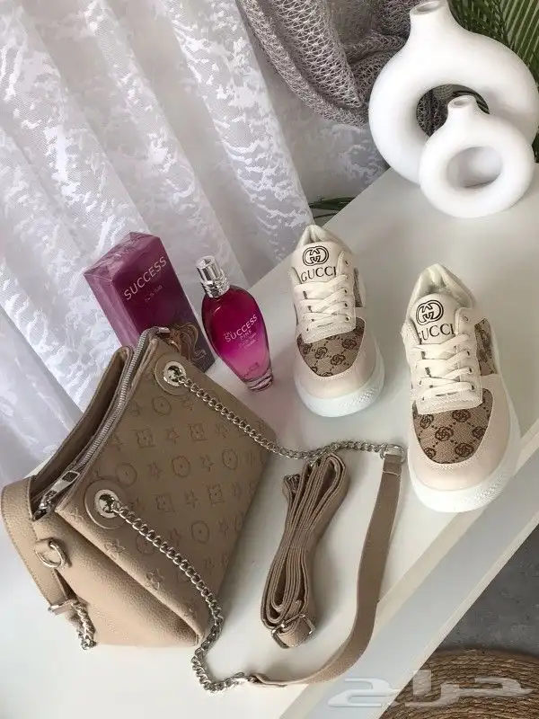 عرض شوز وشنطة وعطر درجة اولي 12