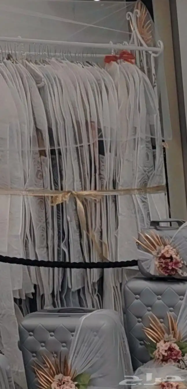 استاند تعليق ملابس ابيض 0