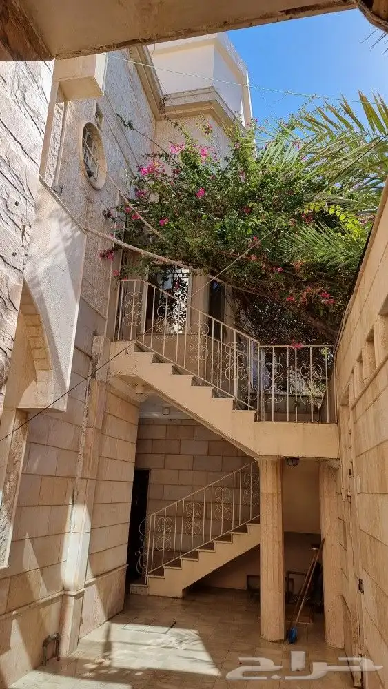 فيلا للبيع فالاسكان 7