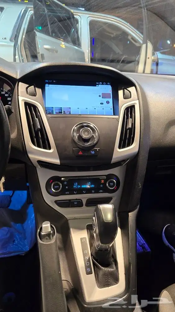 شاشة فورد فوكس 2014 مع تشغيل معلومات التكييف والدركسون 1