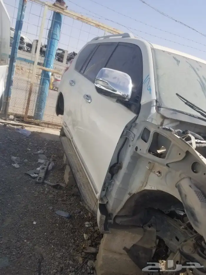 يتوفر لدينا جميع انواع قطع السيارات تشليح صقر الحاير لتواصل 5