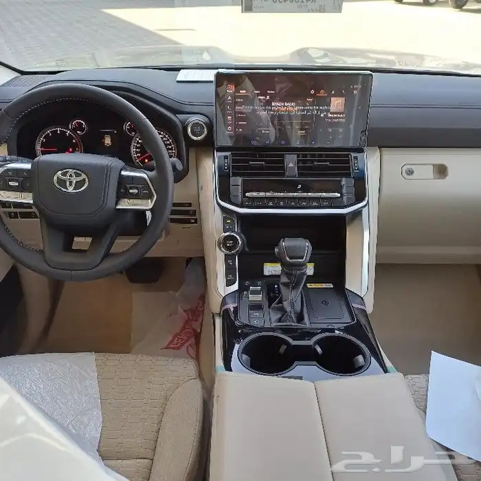 تويوتا لاندكروزر GXR L3 بنزين صادر لوحات 2024 8