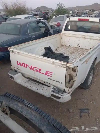 نيسان مصدوم قطع غيار فقط 4