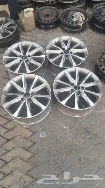 Azera 2016 original chrome rims size 18 1