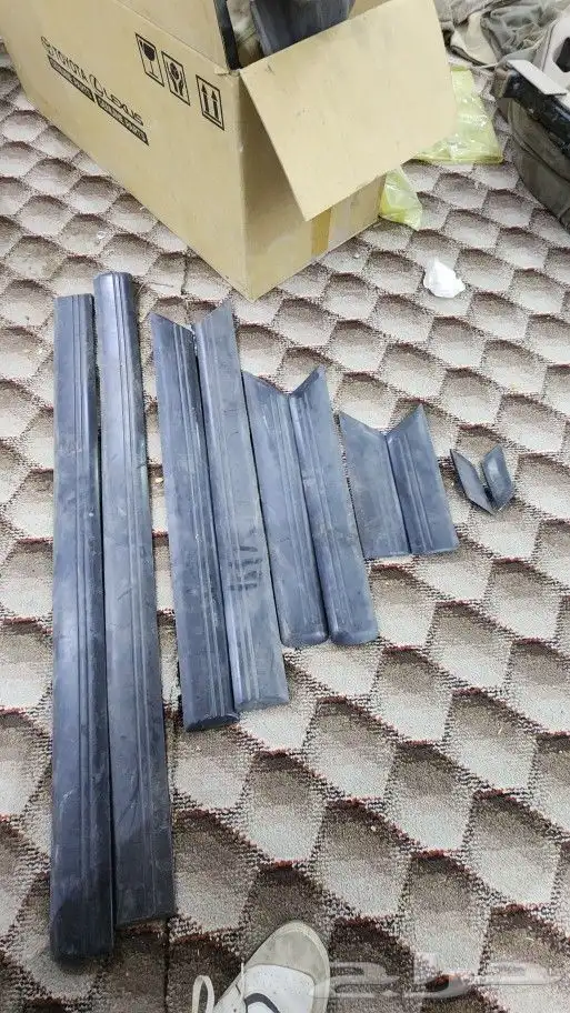 قطع جيب صالون من 98 إلى 2007واسطبات خلفية لكزس شرايح 0