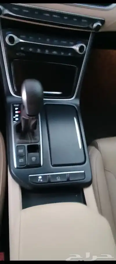 ازيرا 2019 بنزين 4 سلندر 6