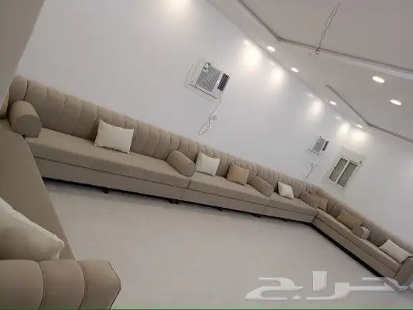 كنب متصل حرف U تفصيل حسب الطلب زوايه 3