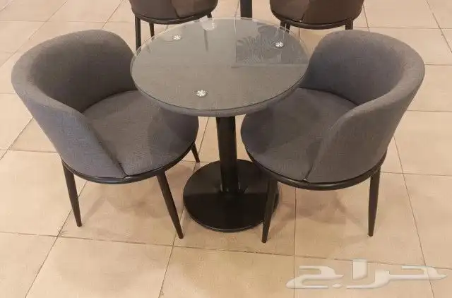 كرسيين وطاولة كوفي 2