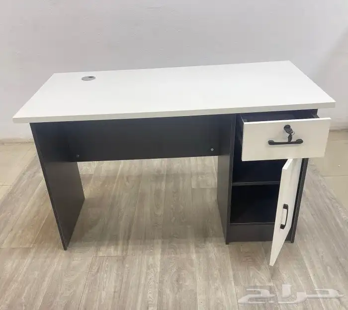 مكاتب وكراسي وكنب وطاولات 2