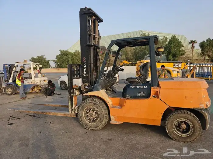 تأجير رافعه شوكيه فوركلفت تأجير رافعه يدوية جاك 3