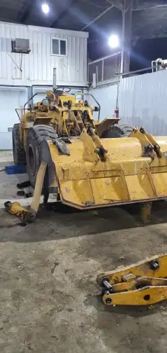 حدادة وصيانة المعدات الثقيله شياول وبوكلينات وجي سي بي 0