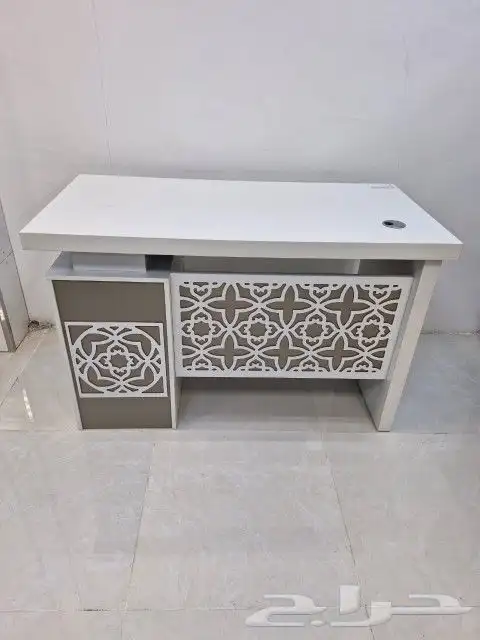 مكاتب و كراسي و دولاب خشب و دولاب حديد 2