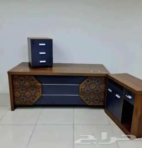مكاتب و كراسي و دولاب خشب و دولاب حديد 18