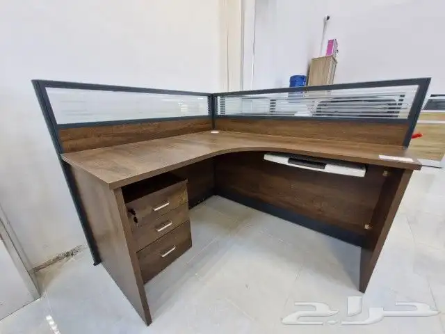 مكاتب و كراسي و دولاب خشب و دولاب حديد 13