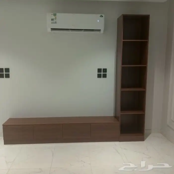 ديكورات غرف نوم مودرن طاولات جدريات دولاب تليفزيون 0