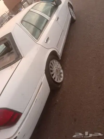 يوجد لدينا قطع غيار فورد ماركيز 2010 بيع قطع غيار فقط تشليح 2
