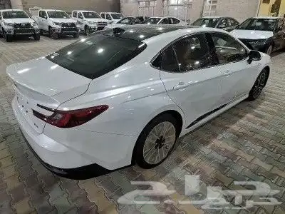 تويوتا كامرى لومير 2025 بطاقة جمركية فضى وابيض 2
