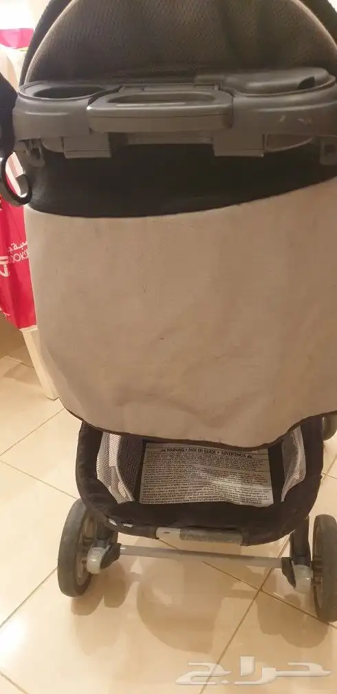 كرسي طعام و كرسي سيارة و عربة اطفال chicco 3