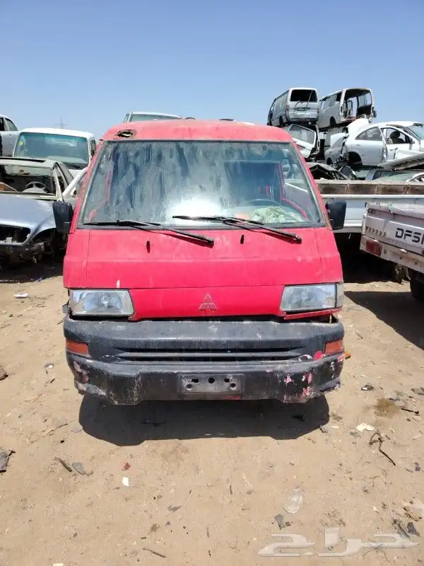 قطع غيار السيارات ميتسوبيشي فان 2