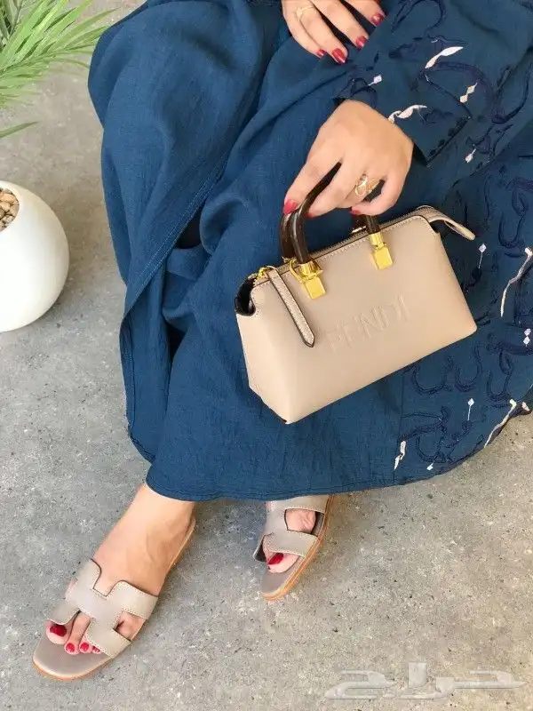 طقم شنطة فندي وسليبر هرمز 17
