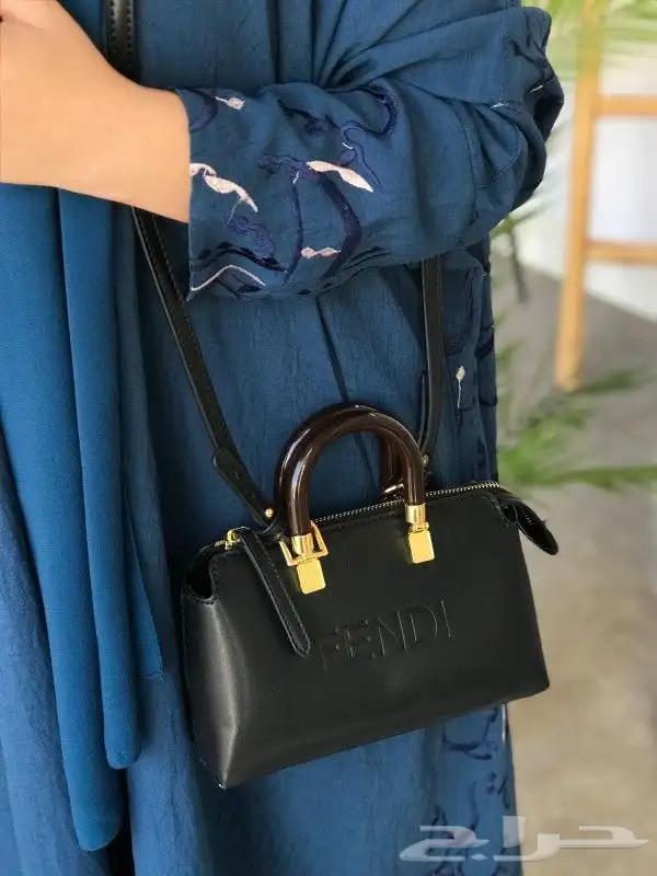 طقم شنطة فندي وسليبر هرمز 11