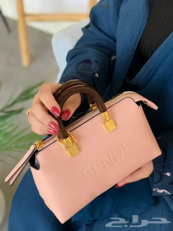 طقم شنطة فندي وسليبر هرمز 26