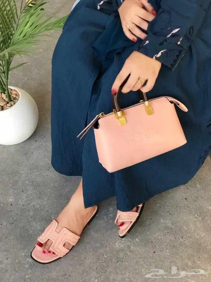 طقم شنطة فندي وسليبر هرمز 33