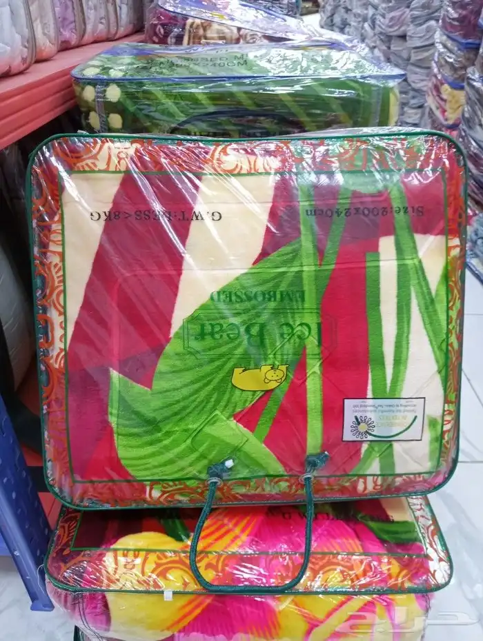 سراير بكس خشب نفر ونفر ونص وبطانيات ومفارش 4