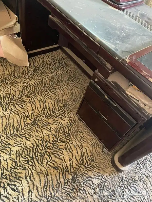 مكتب ودولاب 1