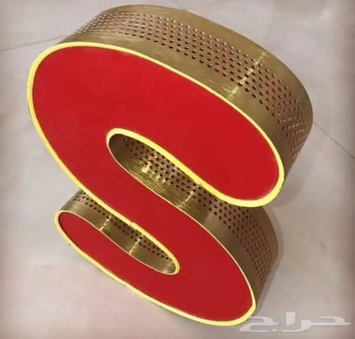 تركيب واجهات كلادنق لوحات حروف 13