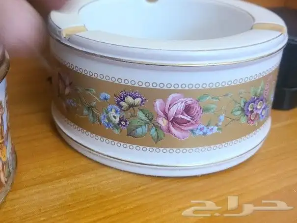 تحف some of Royal Antique shops 17