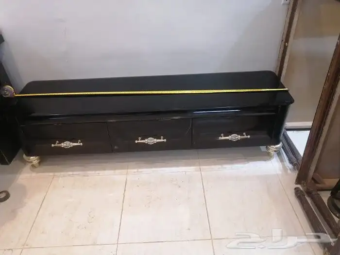 طاولة تلفزيون مقاس 160 0
