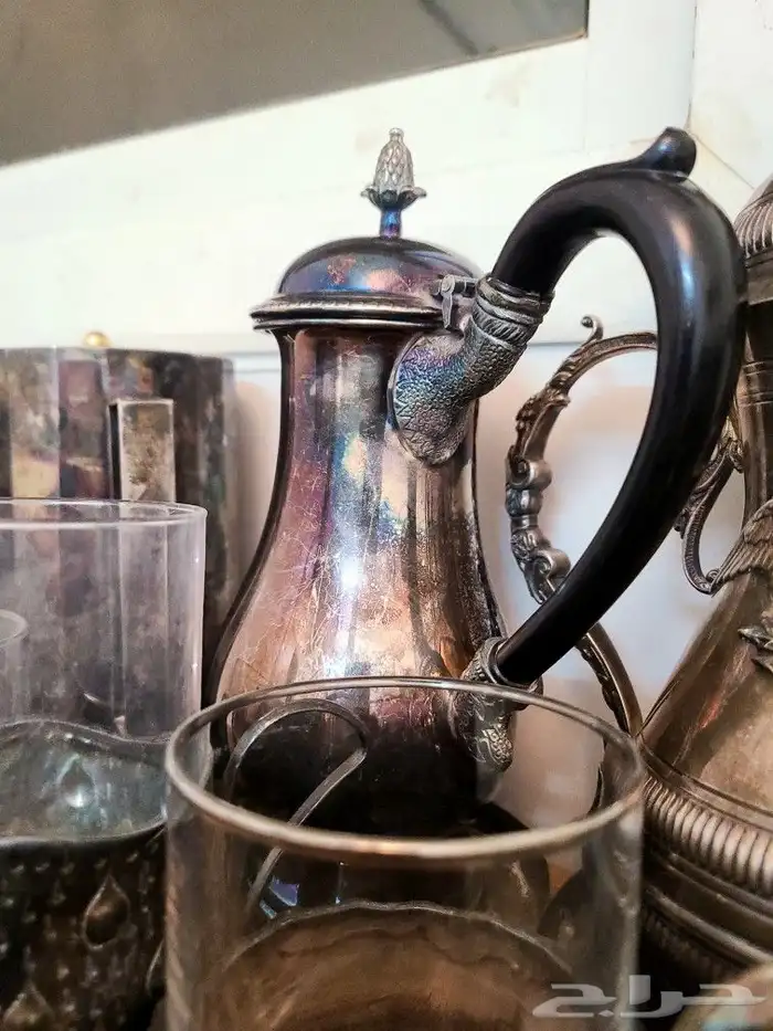تحف some of Royal Antique shops 38