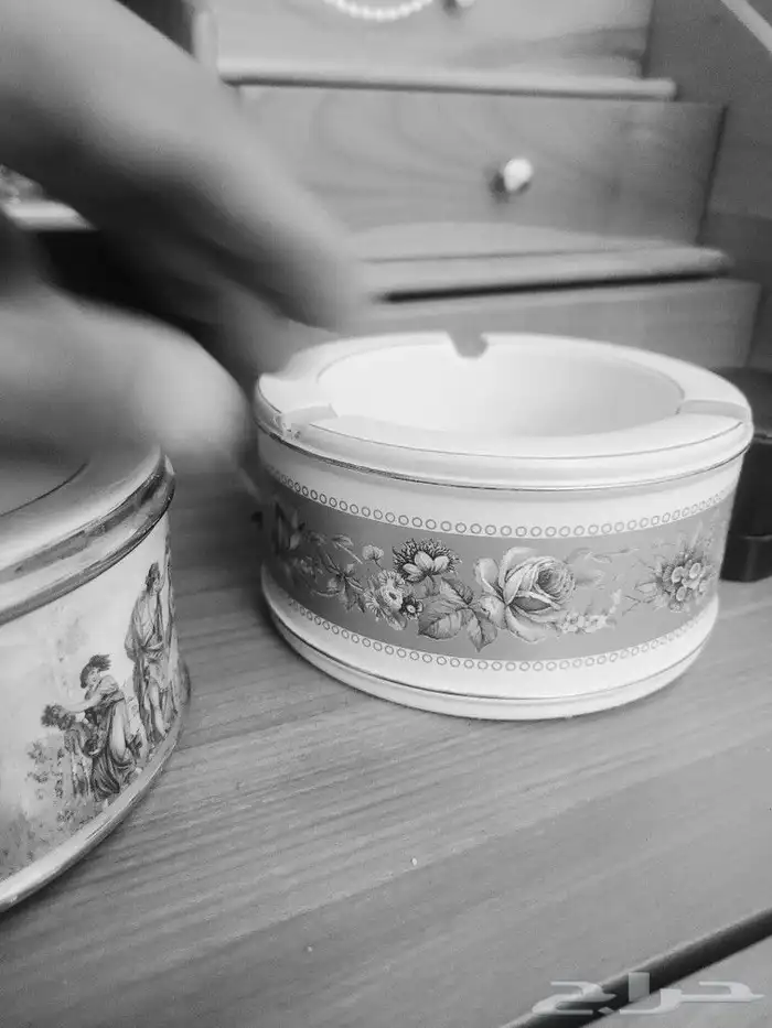 تحف some of Royal Antique shops 19