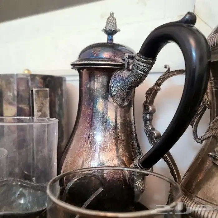 تحف some of Royal Antique shops 39