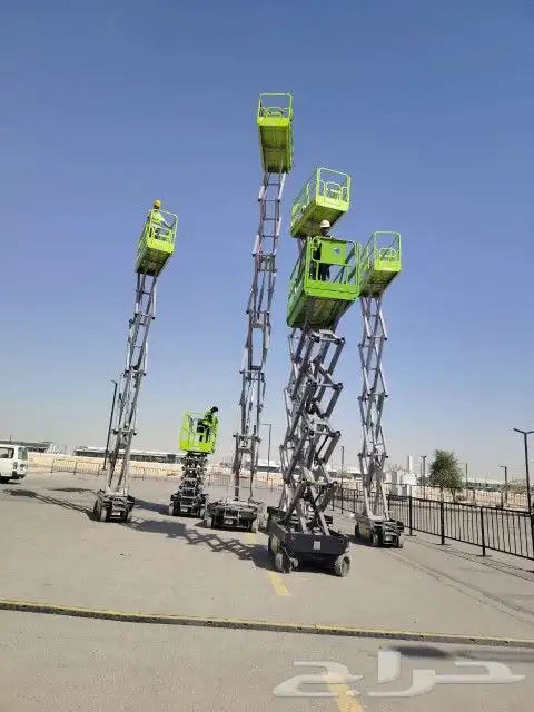 سقالات كهربائية وديزل للإيجار اليومي والشهري 0