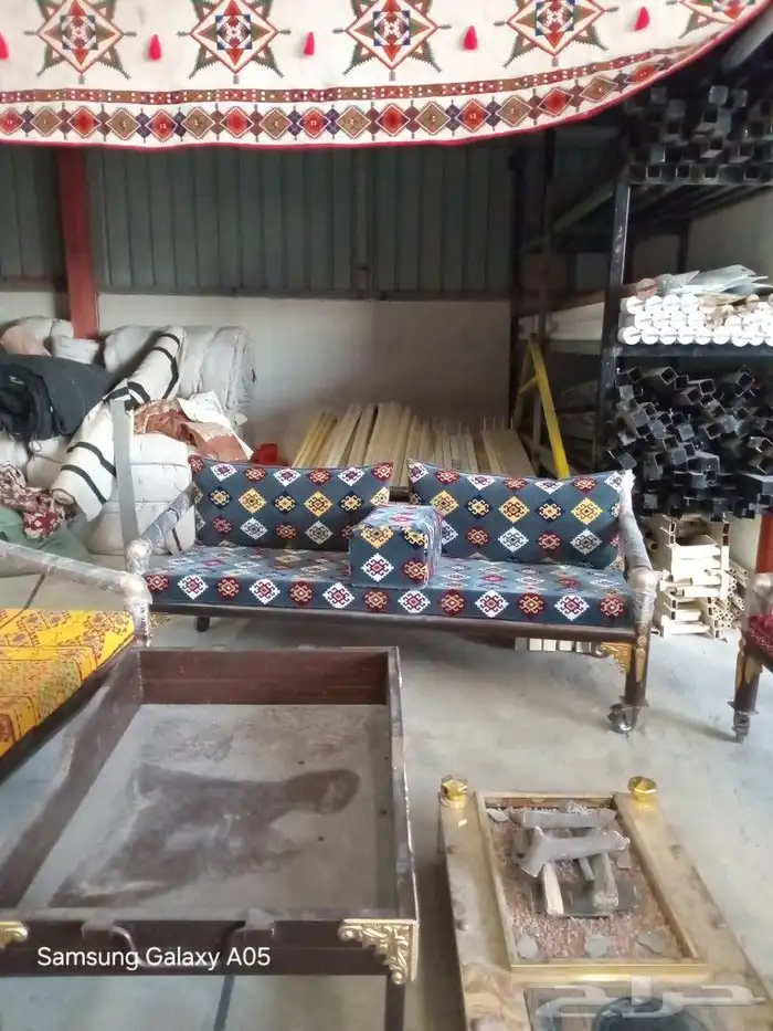 طاولات وكراسي 22