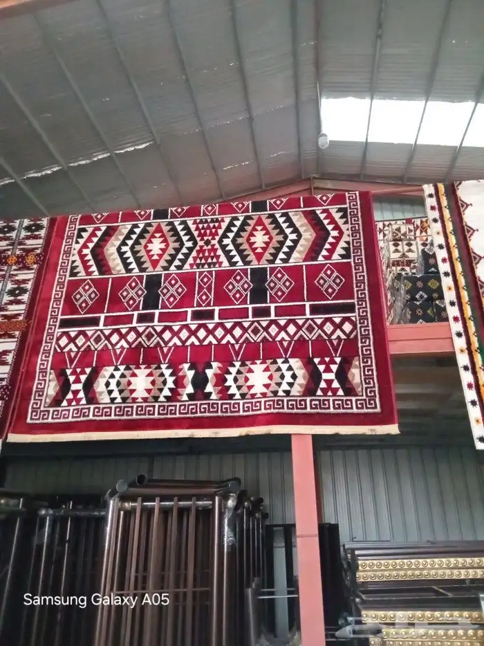 طاولات وكراسي 0