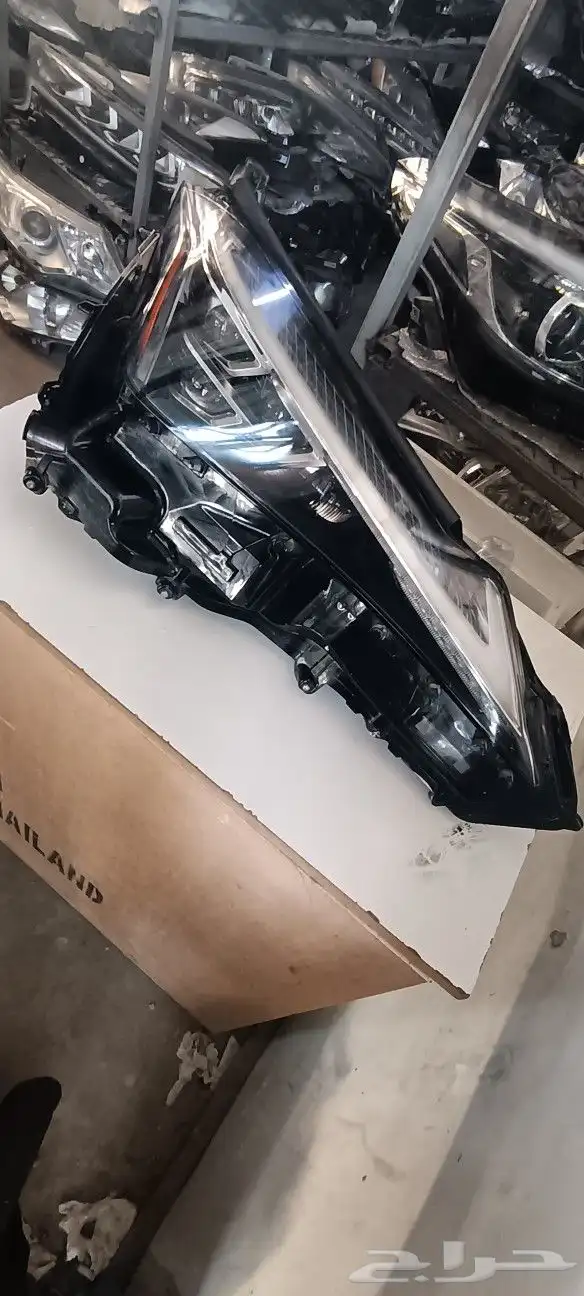 شمعه لكزس يو اكس 2022 1