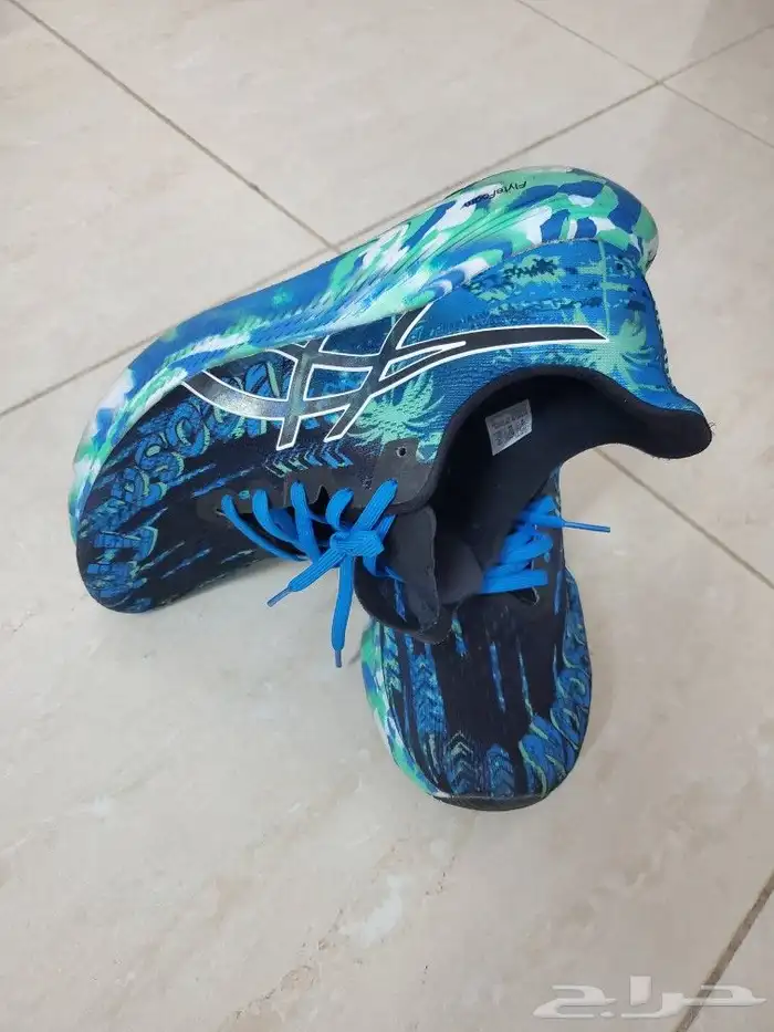 جزمة asics مقاس 42.5 4